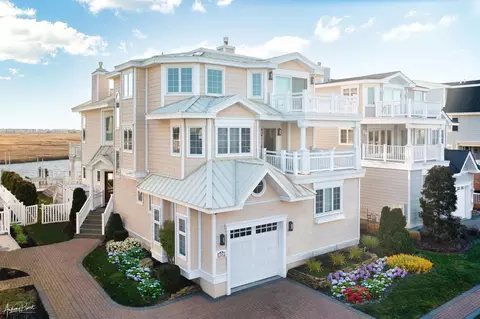 526 7th St, Avalon, NJ 08202