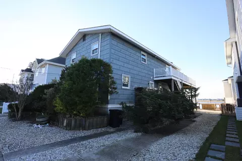 424 7th St, Avalon, NJ 08202