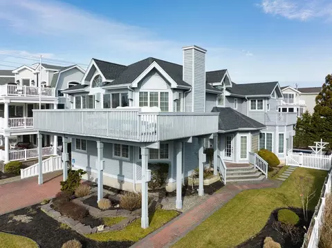 189 76th St, Avalon, NJ 08202