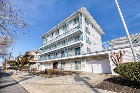 9 Jackson St #412, Cape May, NJ 08204