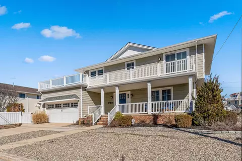 403 7th St, Avalon, NJ 08202