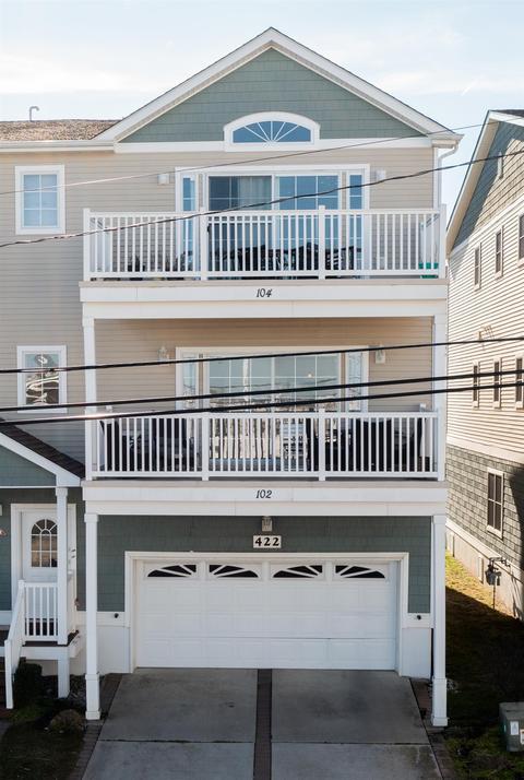 422 W Hand Ave #102, Wildwood, NJ 08260
