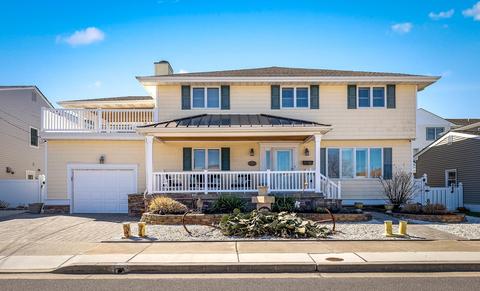 204 E Jefferson Ave, Wildwood Crest, NJ 08260