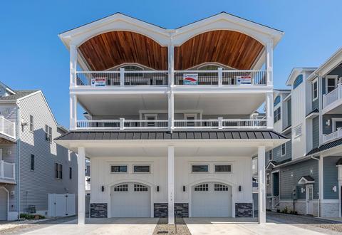 115 77th St #WEST, Sea Isle City, NJ 08243