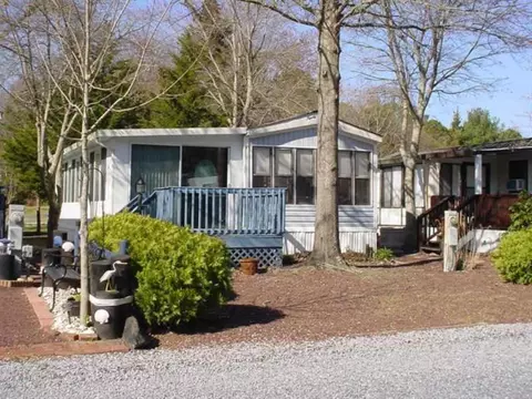 95 Holly Dr #95, Dennisville, NJ 08214
