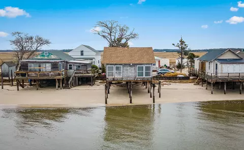 127 N Beach Dr, Cape May Court House, NJ 08210