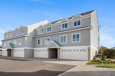 902 Ocean Dr #1008, Cape May, NJ 08204