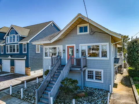 26 E Tecumseh Ave, Strathmere, NJ 08248