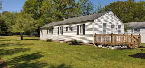 38 Susan Ln, Green Creek, NJ 08219