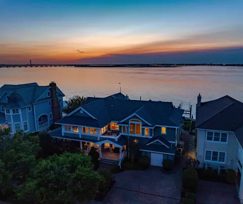 50 Bay Rd, Ocean City, NJ 08226