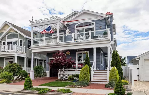 100 E Orchid Rd, Wildwood Crest, NJ 08260
