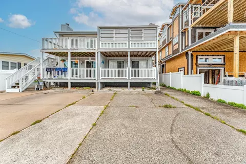 231 40th St #A, Sea Isle City, NJ 08243