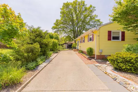 104 Langs Ave, Villas, NJ 08251