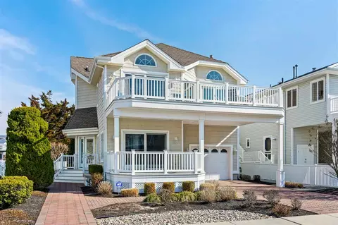 13 W 12th St, Avalon, NJ 08202