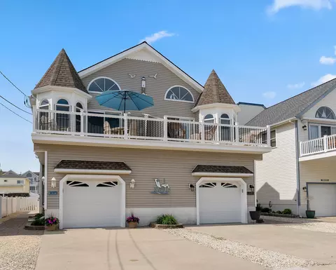 130 81st St #EAST, Sea Isle City, NJ 08243