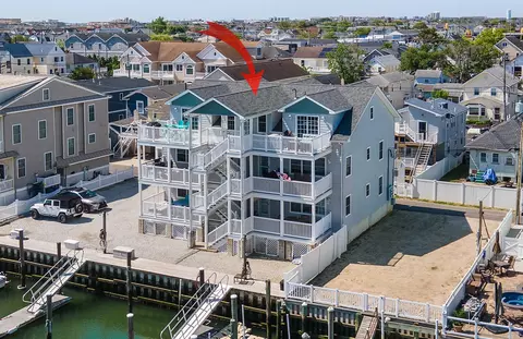322 W Tacony Ave #E, Wildwood, NJ 08260