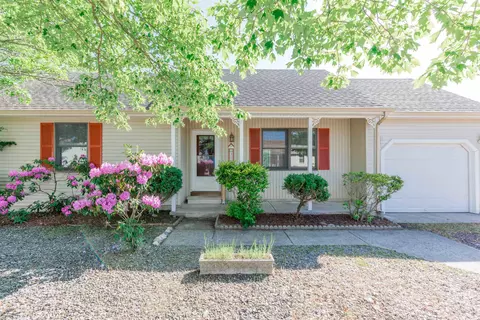 300 Tahoe Dr, Villas, NJ 08251