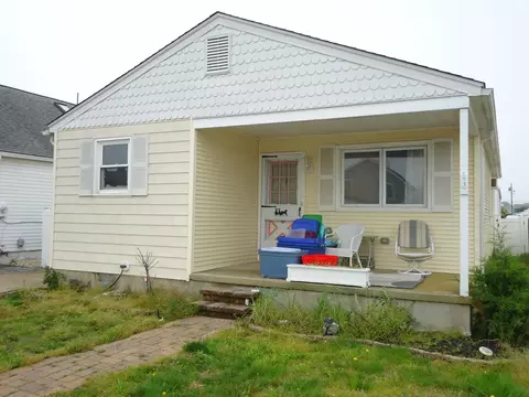 114 W Saint Louis Ave, Wildwood Crest, NJ 08260