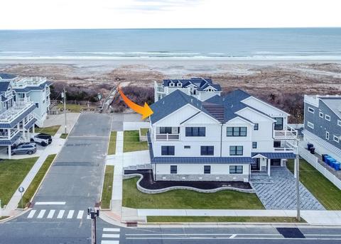 901 Commonwealth Ave #NORTH, Strathmere, NJ 08248