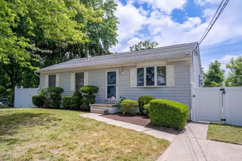202 School Ln, Rio Grande, NJ 08242