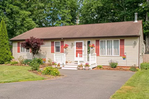 985 Tecumseh Rd, Erma, NJ 08204