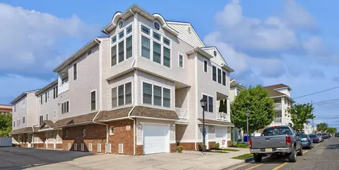 152 E Roberts Ave #110, Wildwood, NJ 08260