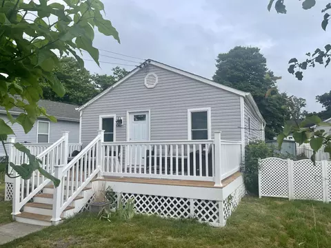 10 Poplarwood Rd, Villas, NJ 08251