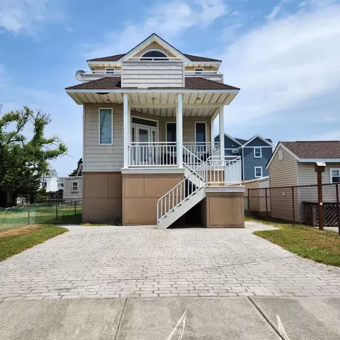 207 W 9th St, North Wildwood, NJ 08260