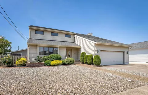 312 E Newark Ave, Wildwood Crest, NJ 08260