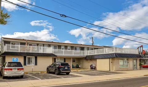 5400 Pacific Ave #201, Wildwood Crest, NJ 08260