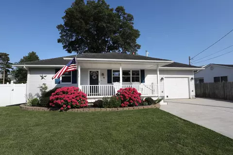 13 Hazelwood Ave, Villas, NJ 08251