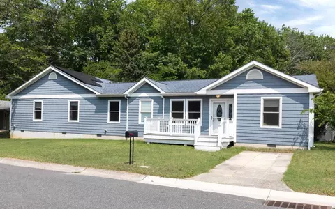 101 Mathemek St, North Cape May, NJ 08204