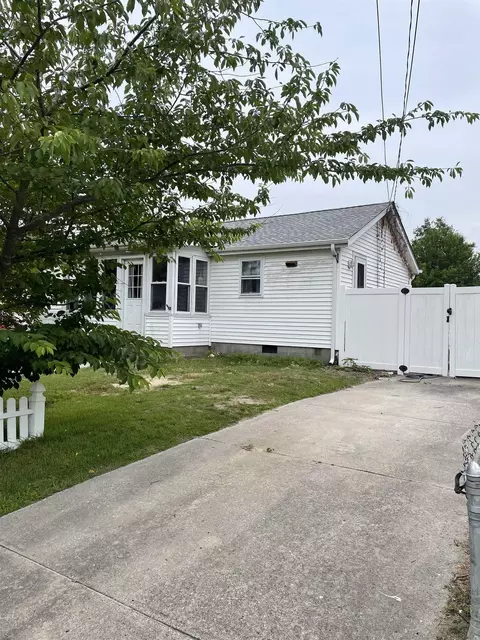 100 E Wilde Ave, Villas, NJ 08251