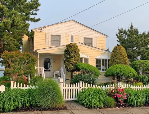 10617 Golden Gate Rd, Stone Harbor, NJ 08247