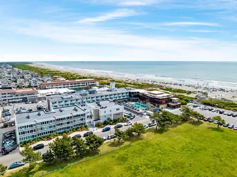 125 80th St #B-1, Avalon, NJ 08202