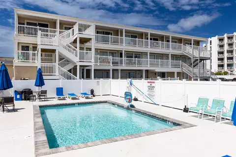 422 E Farragut Rd #303, Wildwood Crest, NJ 08260