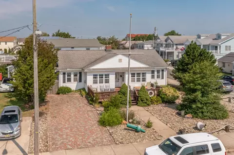 6700 Pacific Ave, Wildwood Crest, NJ 08260