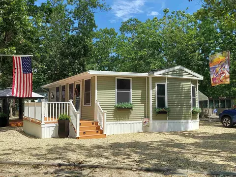561 Corson Tavern Rd #214, Ocean View, NJ 08230