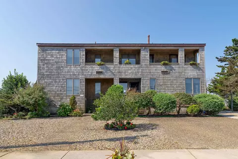 576 7th St, Avalon, NJ 08202