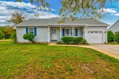 300 Champlain Dr, Villas, NJ 08251