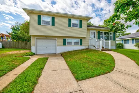 8 Mimosa Dr, North Cape May, NJ 08204