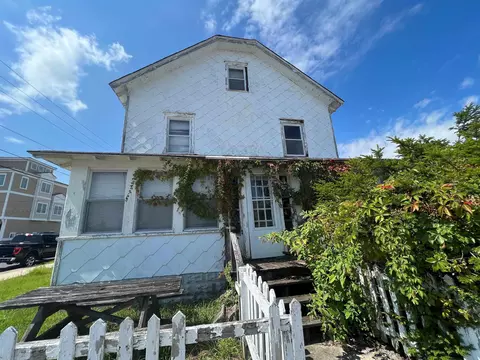 400 W Montgomery Ave, Wildwood, NJ 08260