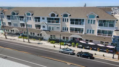 5904 Landis Ave #202, Sea Isle City, NJ 08243
