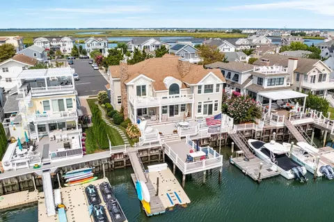 9930 Corinthian Dr, Stone Harbor, NJ 08247