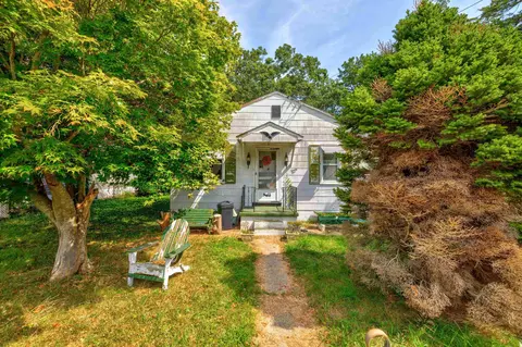 25 Cloverdale Ave, Villas, NJ 08251