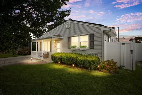 217 Village Rd, Villas, NJ 08251