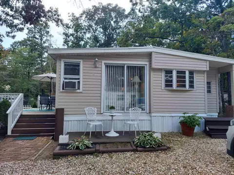 561 Corson Tavern Rd #10, Ocean View, NJ 08230