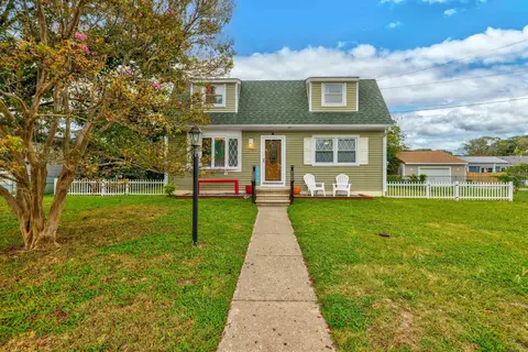 215 W Drumbed Rd, Villas, NJ 08251