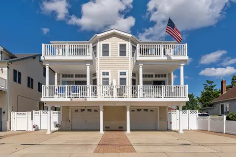113 39th St #EAST, Sea Isle City, NJ 08243