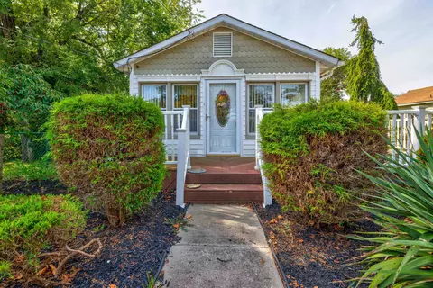 44 E Tampa Ave, Villas, NJ 08251